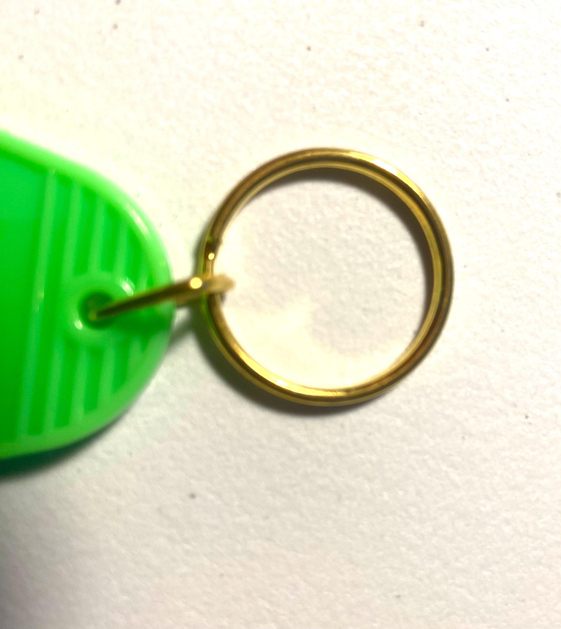 Personalized Keychain: Custom Image, Logo, or Text